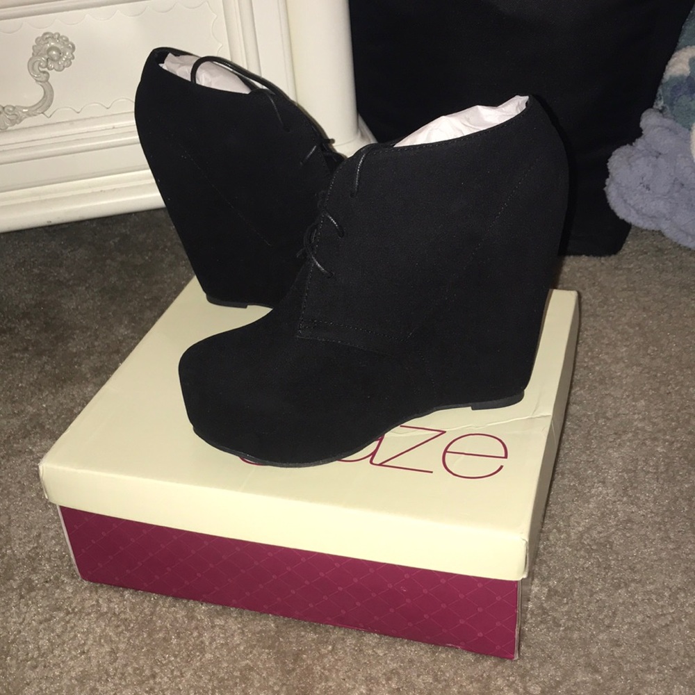 Lace up Platform Wedge Booties